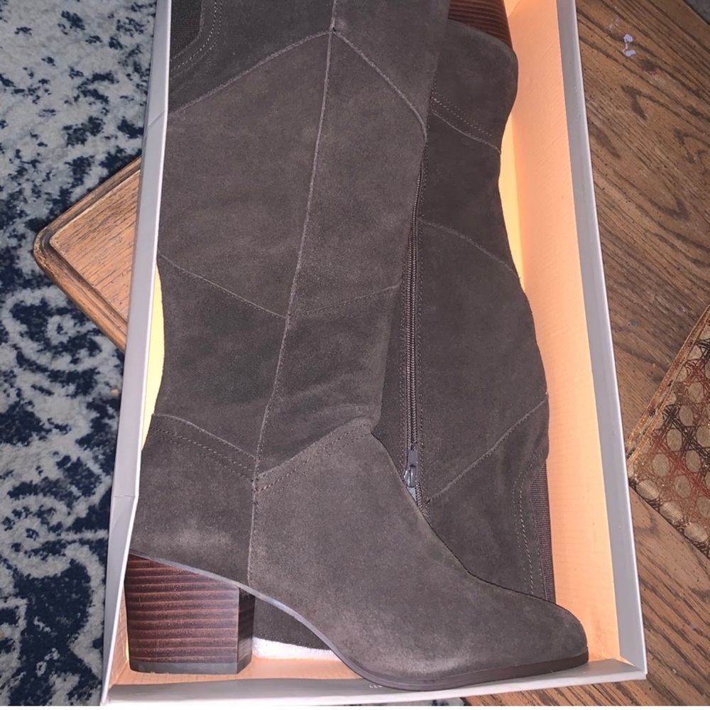 Crown Vintage “virrasi” Suede boots 2.5” heel in brown